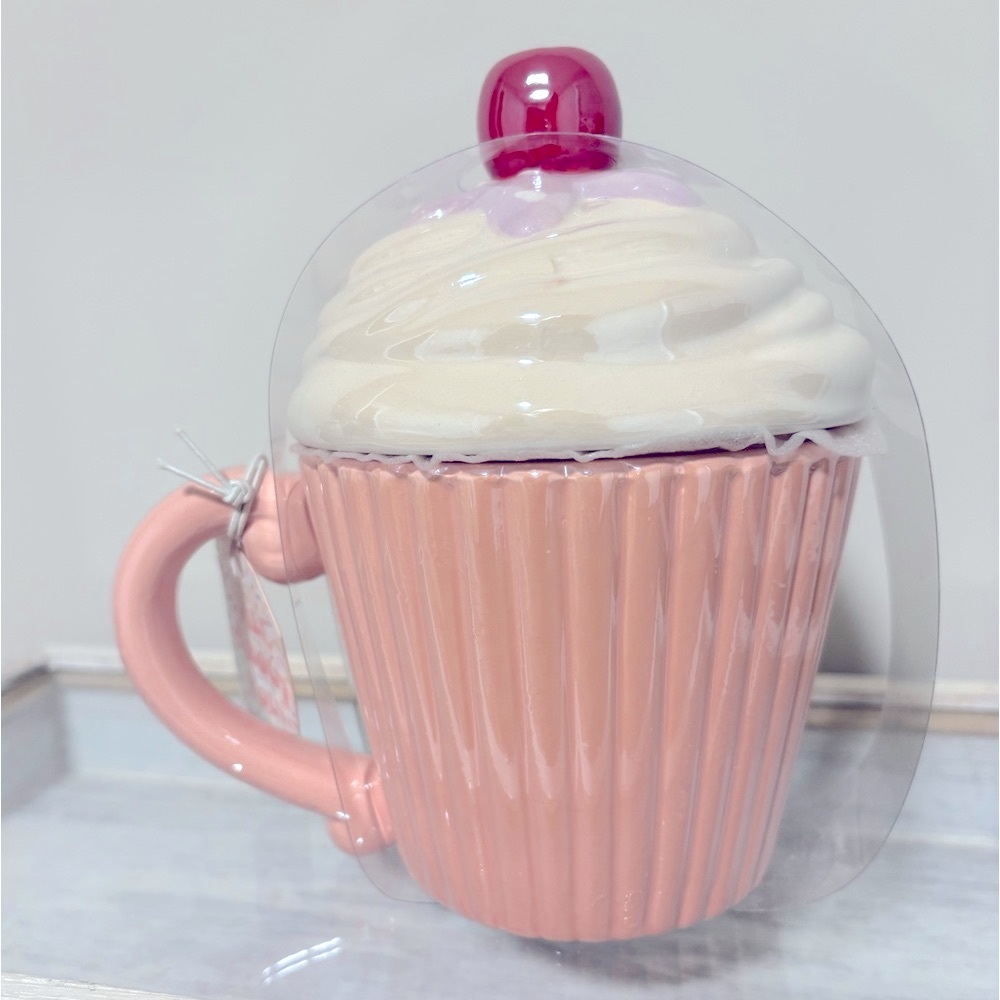 Ice Cream Sundae Mug with Lid, Hand Painted.  NWT